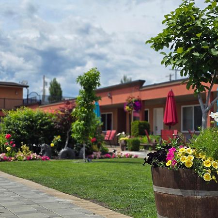 Sahara Courtyard Inn & Suites オソヨース エクステリア 写真