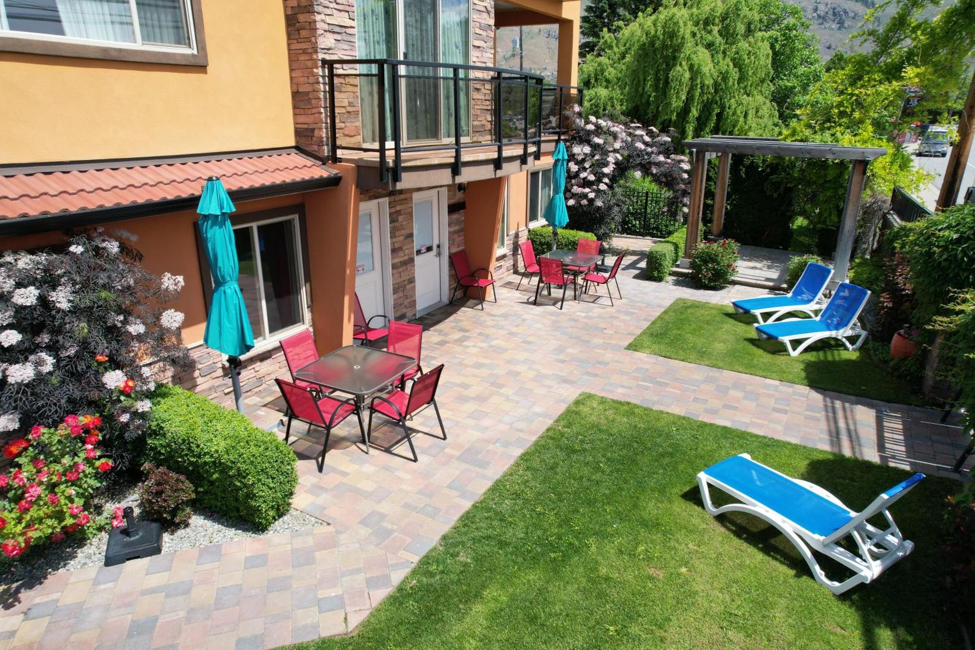 Sahara Courtyard Inn & Suites オソヨース エクステリア 写真