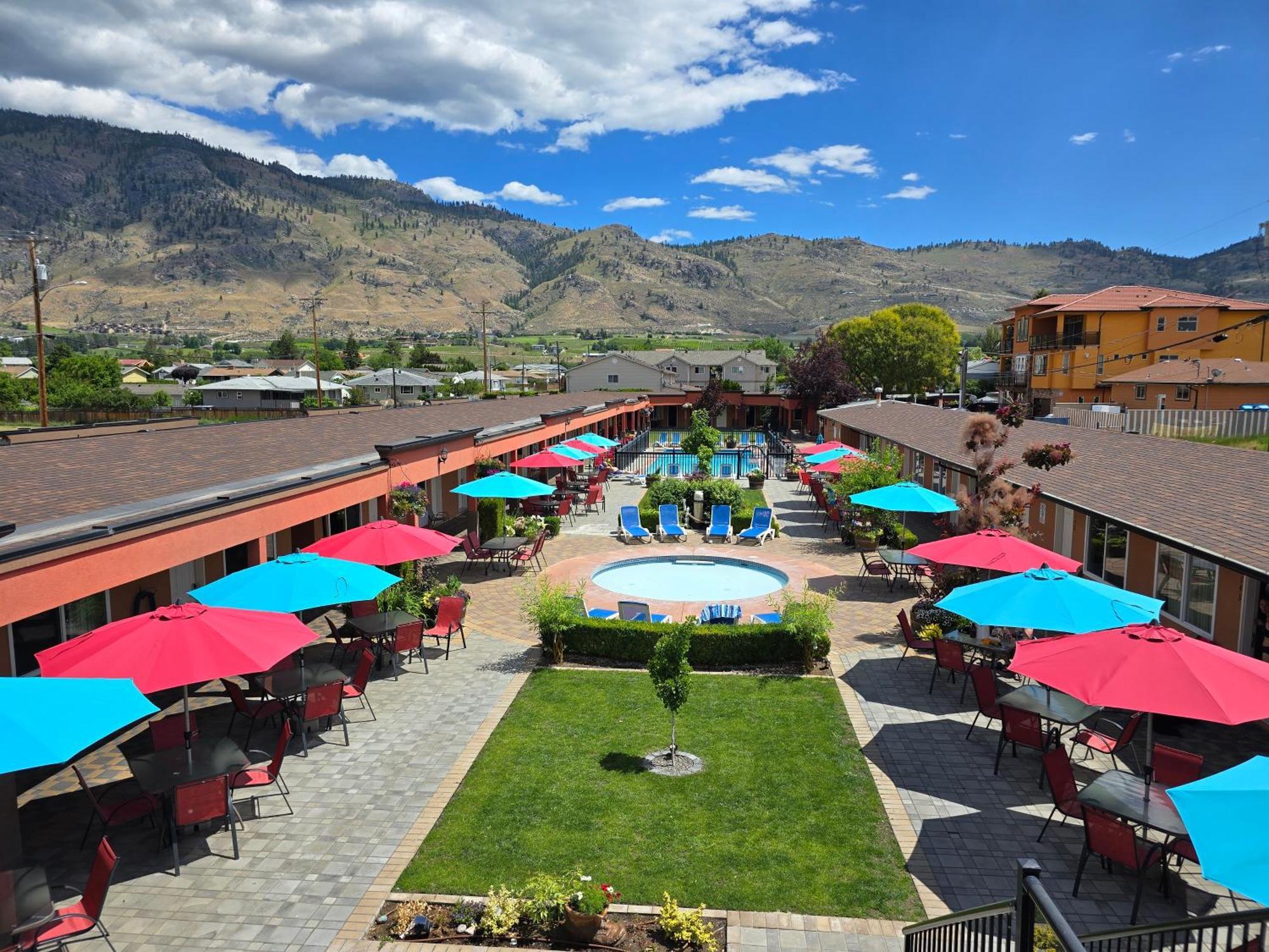 Sahara Courtyard Inn & Suites オソヨース エクステリア 写真