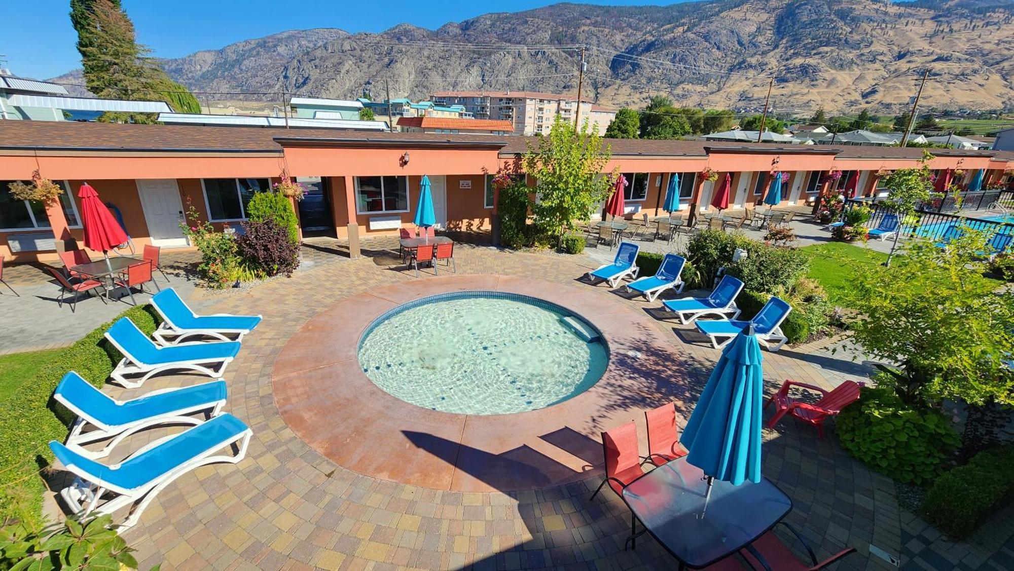 Sahara Courtyard Inn & Suites オソヨース エクステリア 写真