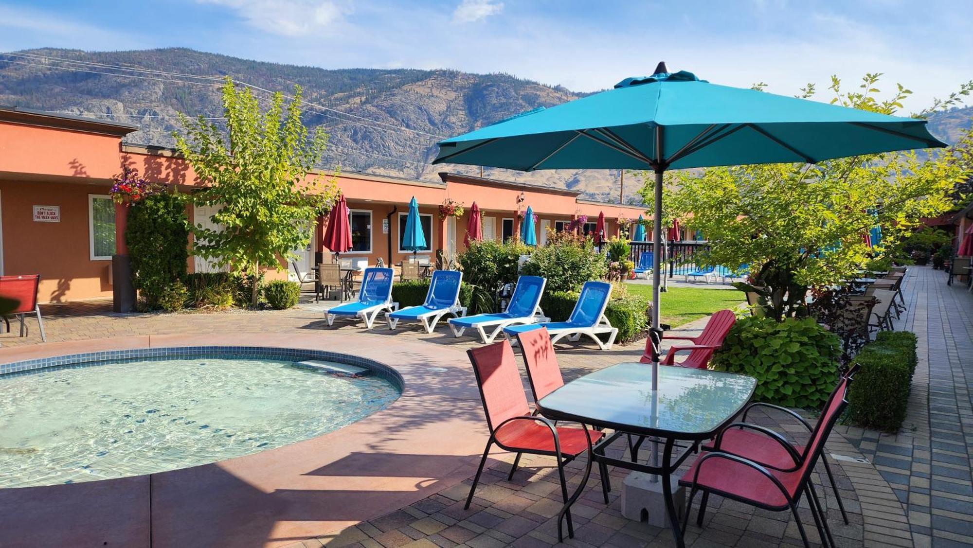 Sahara Courtyard Inn & Suites オソヨース エクステリア 写真