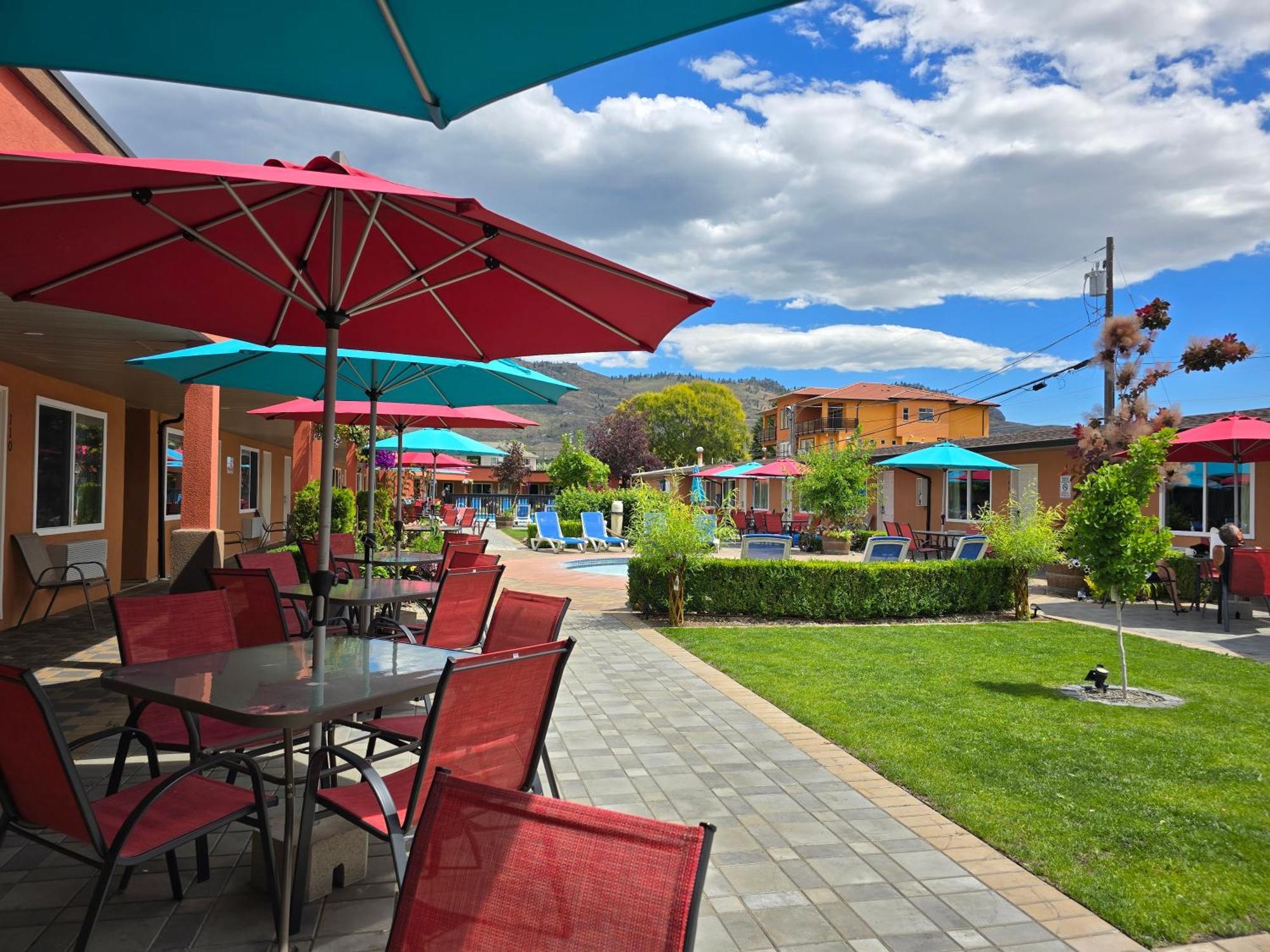 Sahara Courtyard Inn & Suites オソヨース エクステリア 写真