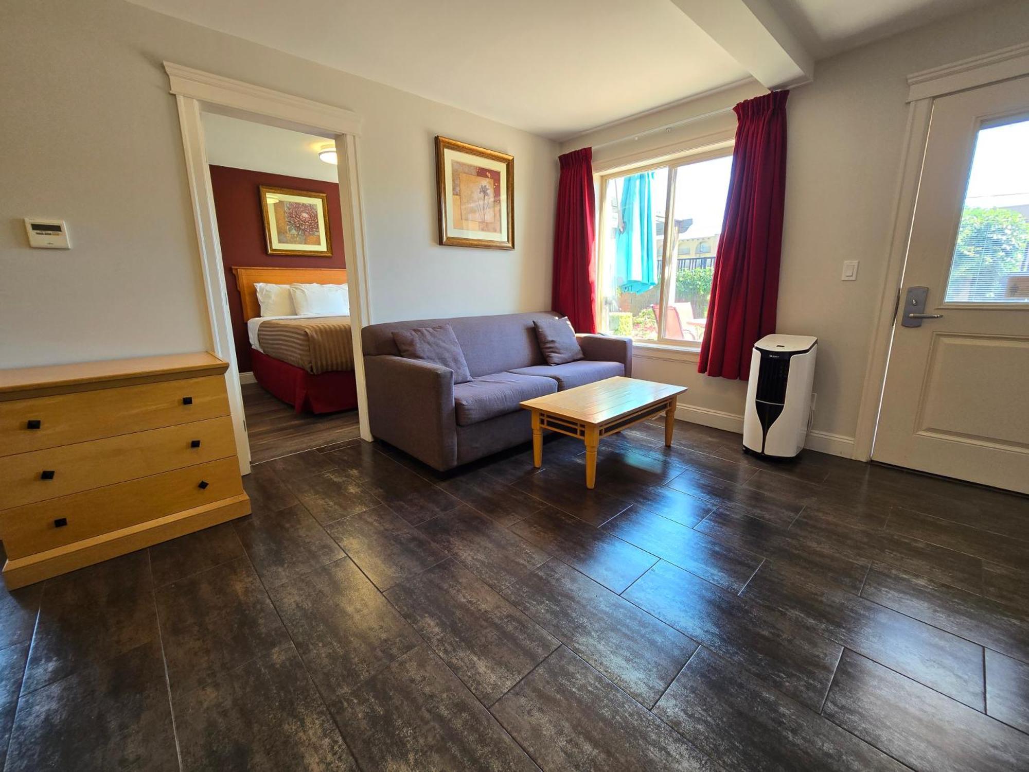 Sahara Courtyard Inn & Suites オソヨース エクステリア 写真