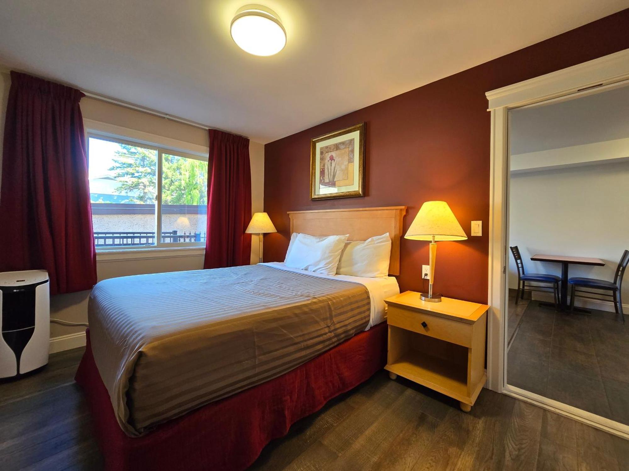 Sahara Courtyard Inn & Suites オソヨース エクステリア 写真