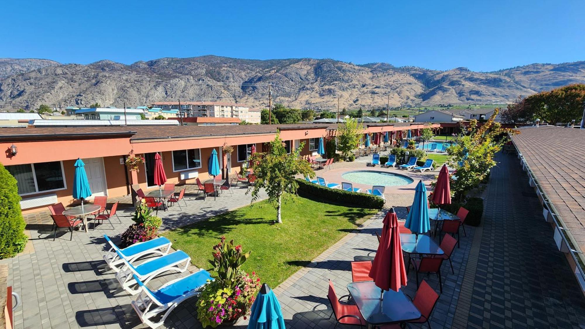 Sahara Courtyard Inn & Suites オソヨース エクステリア 写真