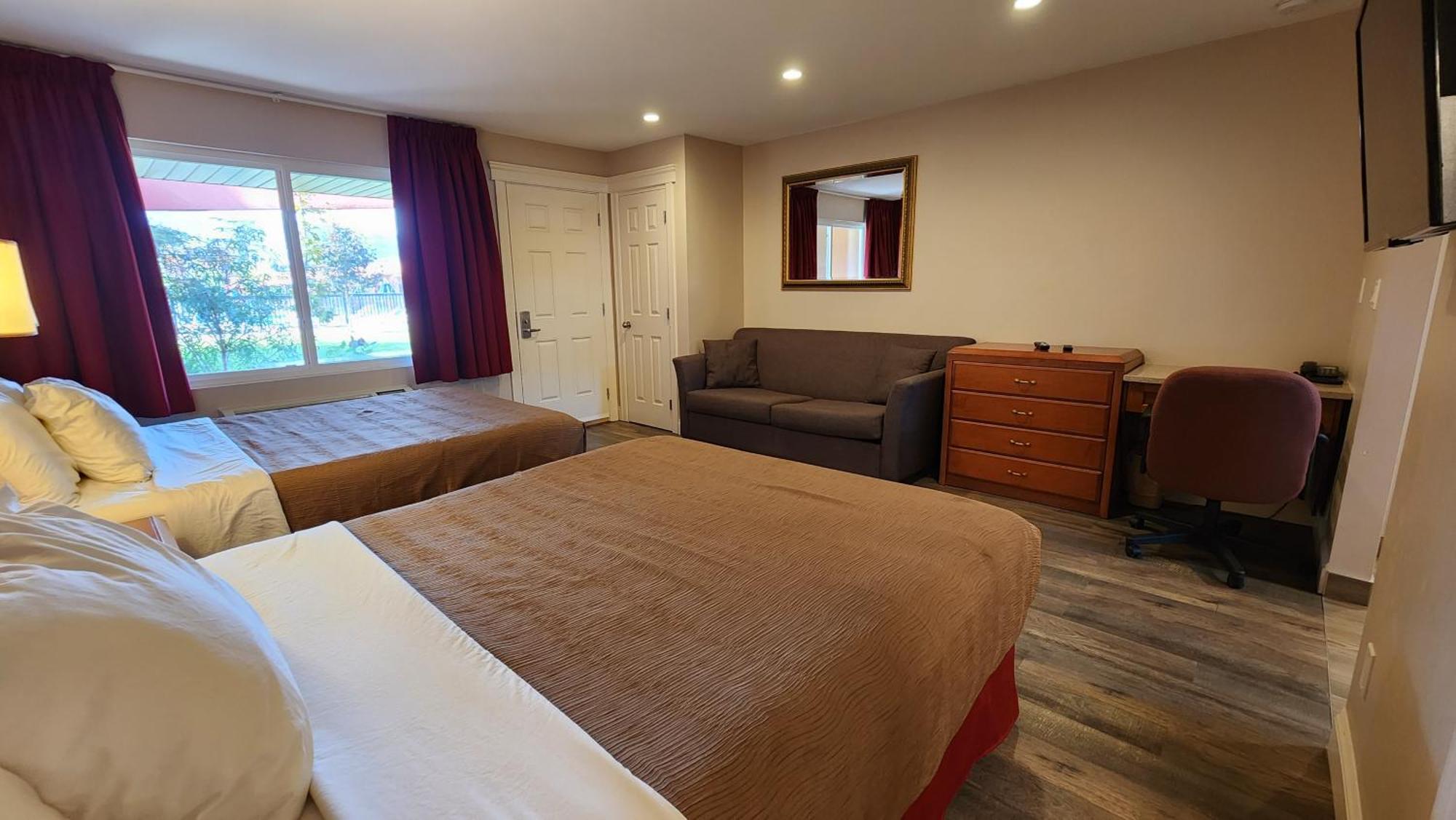 Sahara Courtyard Inn & Suites オソヨース エクステリア 写真